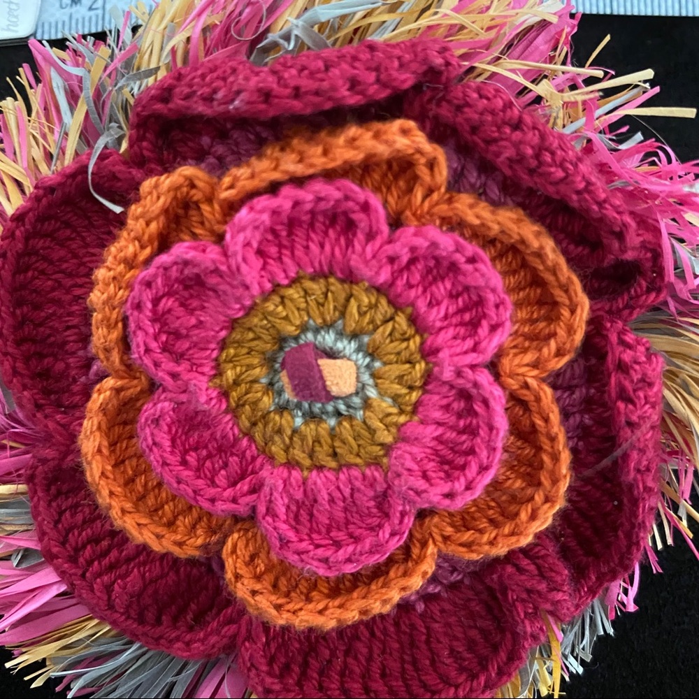 Flower Pin - Picture 3 of 4